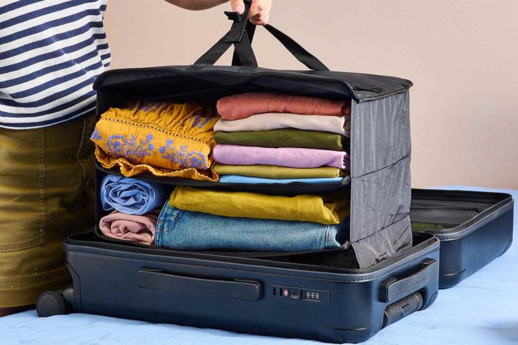 How to Pack Luggage Efficiently